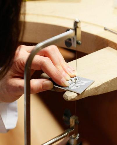 Cours de joaillerie à l'École Van Cleef & Arpels