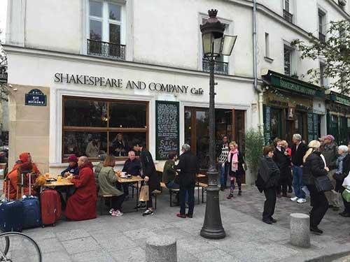 Shakespeare and Company Café