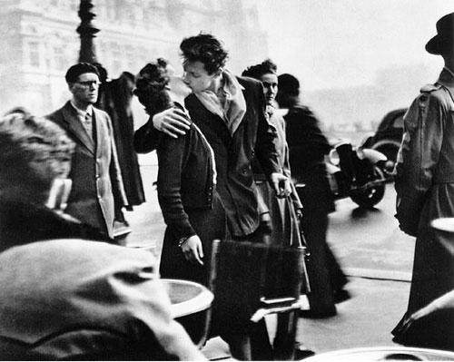 Le Baiser de l'Hôtel de Ville : Robert Doisneau