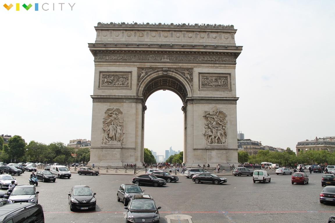 Arc de Triomphe : Visitez le symbole du patriotisme français