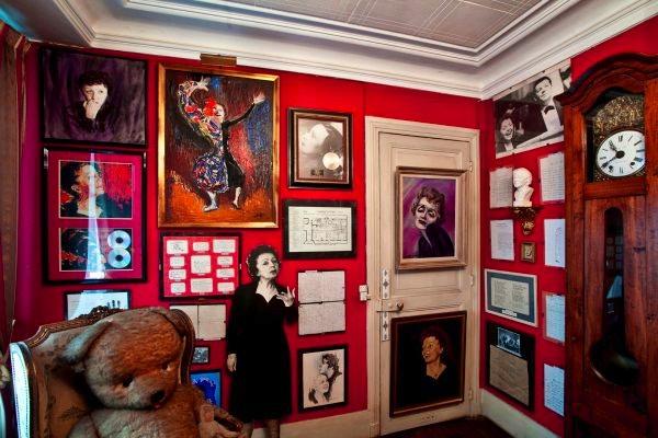 Musée d'Édith Piaf : visitez la maison/musée de la célèbre chanteuse française